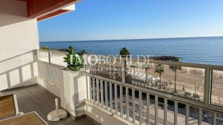 SUPERB SEA FRONT APARTMENT